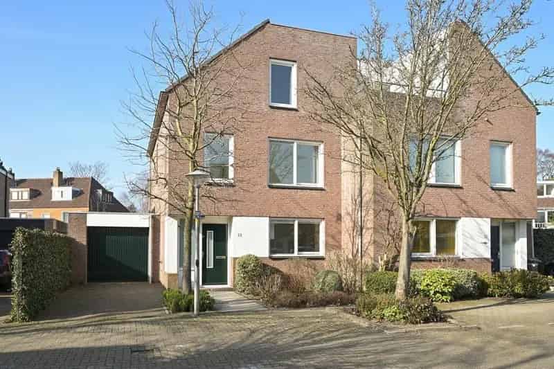 5 Slaapkamer Tweekapper 168m² Garage Eigen Oprit Zonnige Tuin