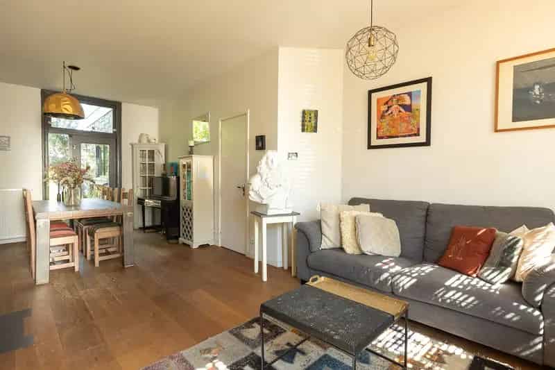 Huis te koop Hilversum Geuzenweg: Instapklare woning met tuin en bijgebouw