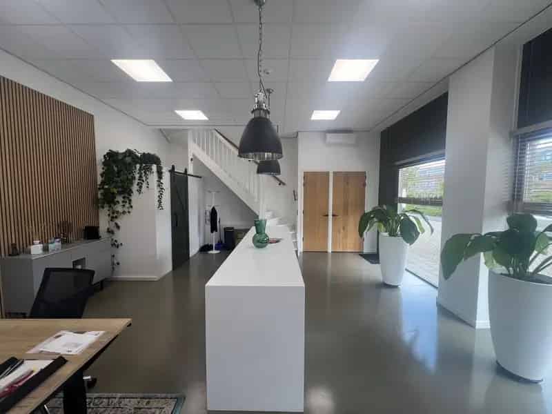 Bedrijfshal Delfgauw | Zoek bedrijfshallen te huur: Tinnegieterstraat 10 2645 LX Delfgauw 