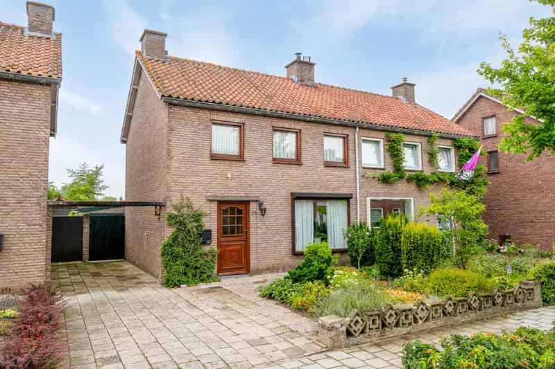 Ruime Twee Onder Een Kapwoning Zundert 3 slaapkamers Grote Tuin