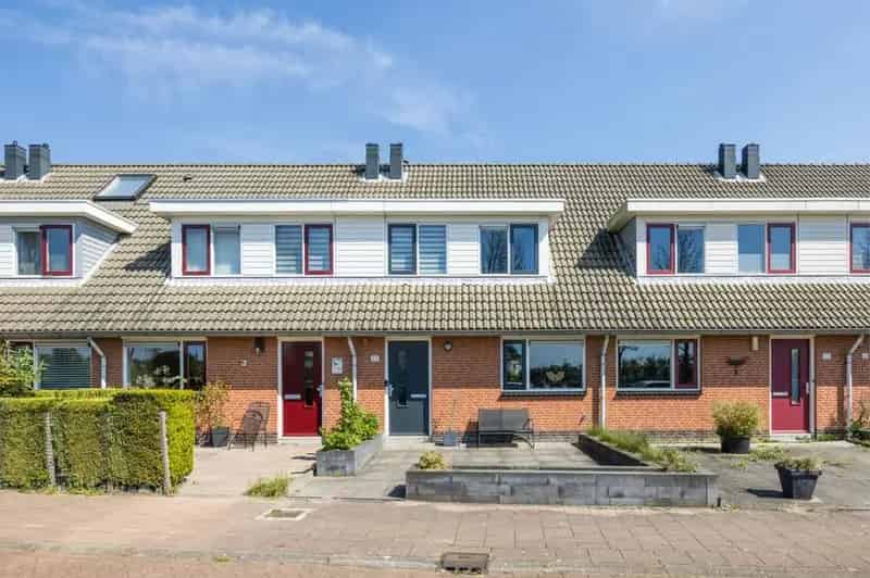 Gezinshuis Barendrecht 4 slaapkamers moderne keuken badkamer