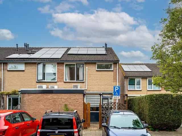 Hoekwoning Arnhem Laar West 3 slaapkamers Ruime tuin