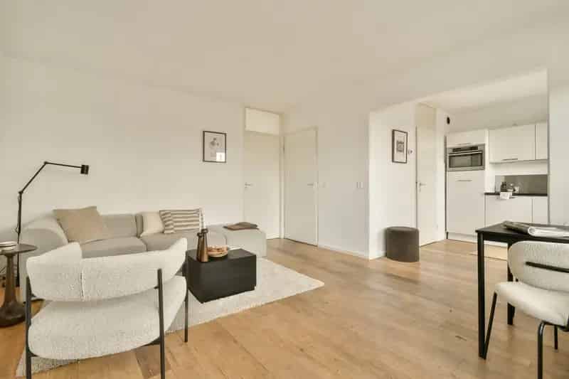 Amsterdam Staatsliedenbuurt: 2-kamer appartement 48m²  Zonnig Balkon