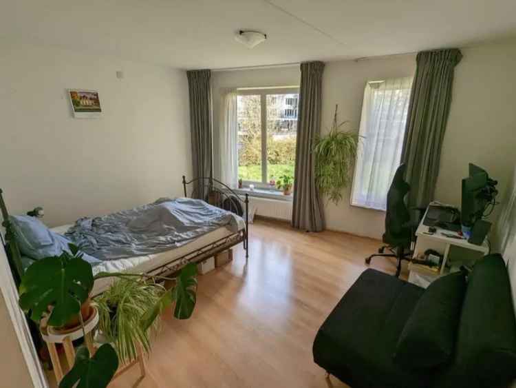 Huge room next to Amstelstation