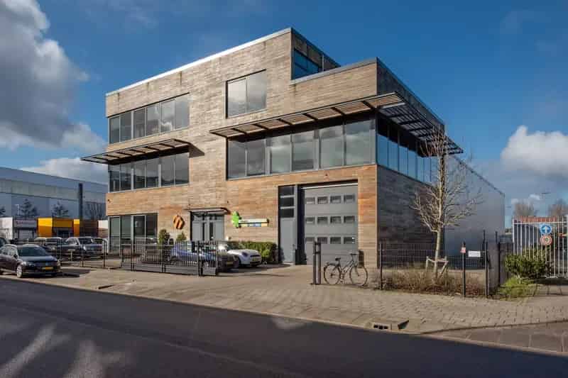 Bedrijfshal Wateringen te huur 910m²  A4 A13 11 parkeerplaatsen