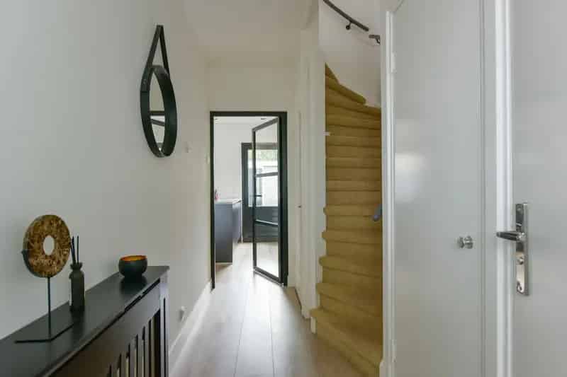 Huis te koop Kortenhoef: 4 slaapkamers, ruime woonkamer, tuin