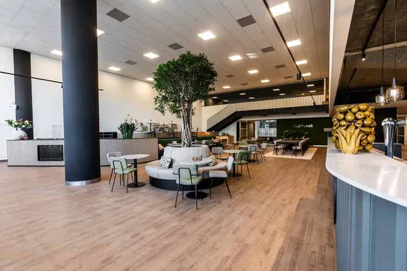 Kantoorruimte Heerlen Centrum te huur: Modern werk- en vergadercentrum