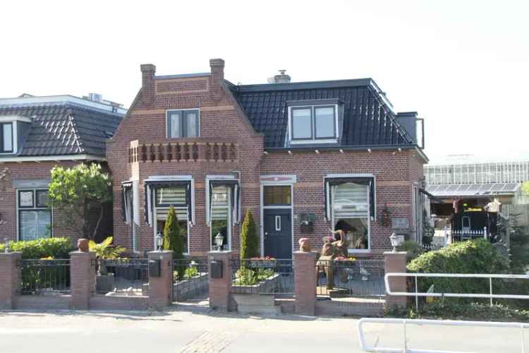 Huis te koop: Vredebestlaan 52 2685 AM Poeldijk 