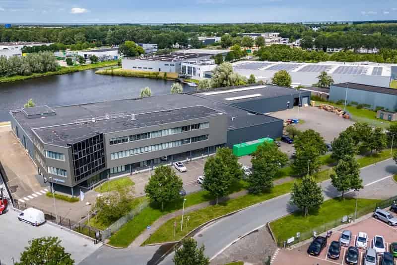Kantoor te huur Almere 2272m² met bedrijfshal