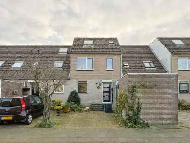 Ruime 5-kamer woning aan het water nabij Purmerend centrum
