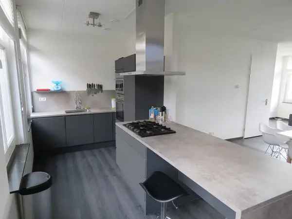 105m² Licht Hoekappartement Den Haag Centrum