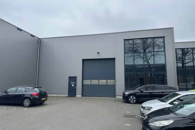 Bedrijfshal Tilburg te huur 630m2 Kantoorruimte Parkeerplaatsen