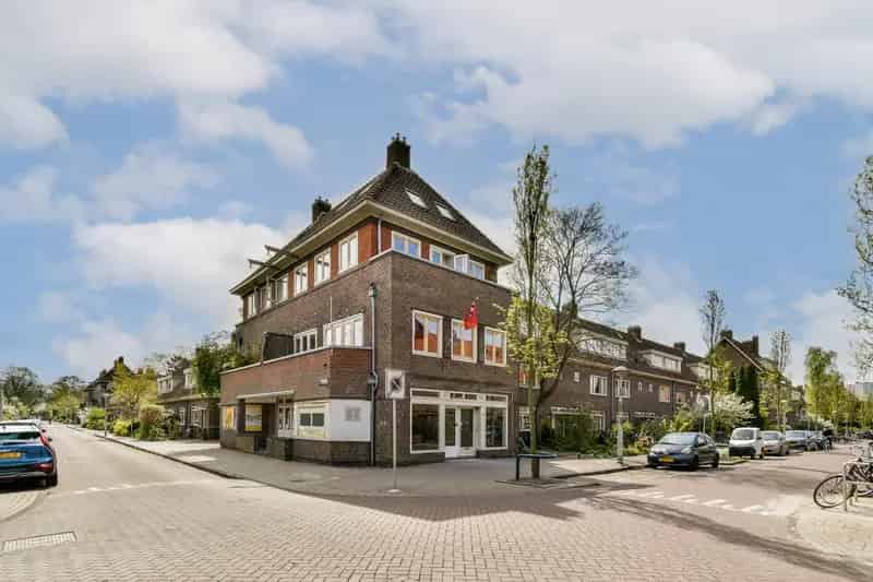 Ruim appartement te koop in Betondorp Amsterdam