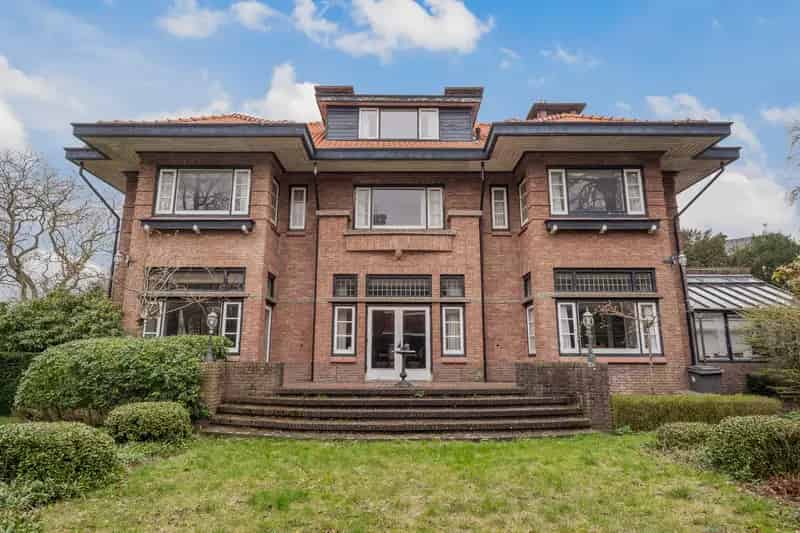 Villa te koop Wassenaar 5 slaapkamers groot perceel