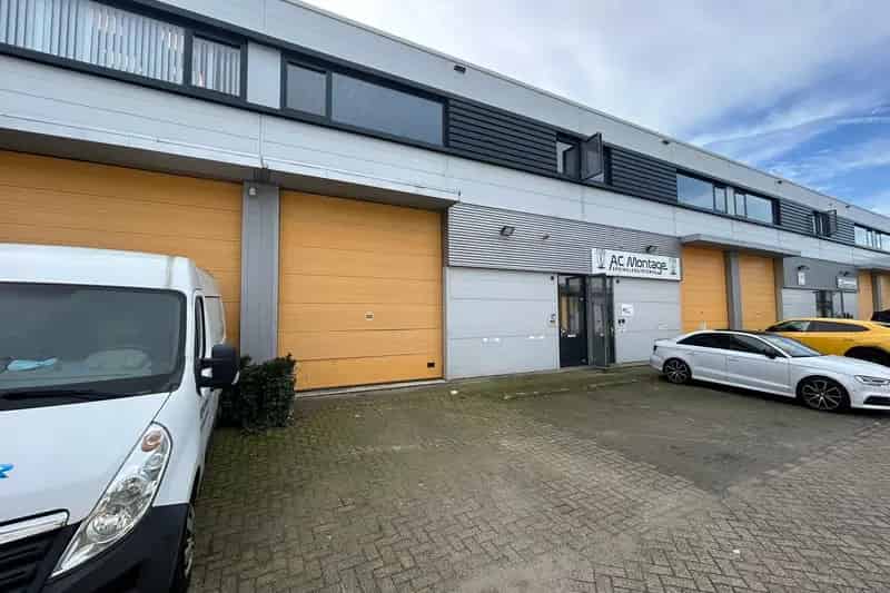 Bedrijfshal te Huur Vlaardingen 322m2