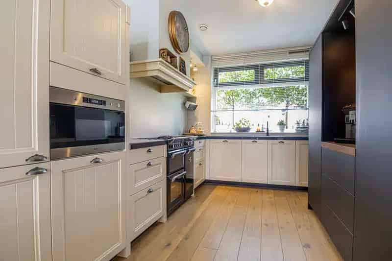 Moderne Tussenwoning Ede 4 slaapkamers 14 Zonnepanelen