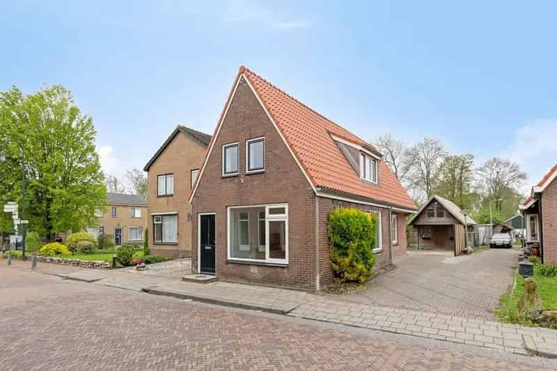 Gerenoveerde Vrijstaande Woning met Grote Schuur te Steggerda