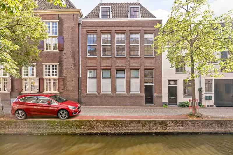 Appartement te koop Leiden Groenhazengracht: 3 slaapkamers, grachtenzicht