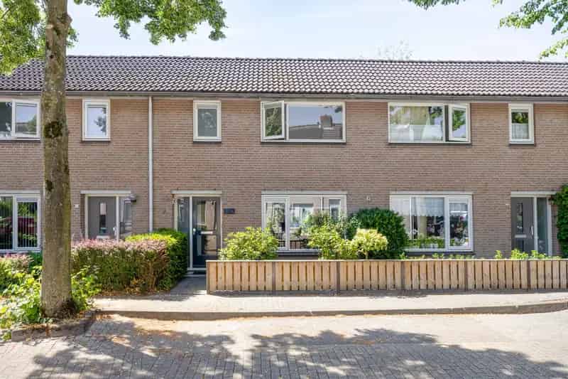 Huis te koop Rosmalen: Gemoderniseerde Tussenwoning 2 slaapkamers