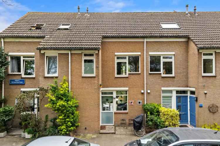 Huis te koop Houtwijk: Ruime 4 Slaapkamers, Energielabel A