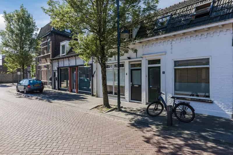 Tussenwoning Dorpscentrum Garage Berging Patiotuin Starters