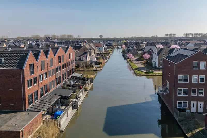 Luxe Pakhuis Nobelhorst Aan Het Water 4 Lagen 165m2