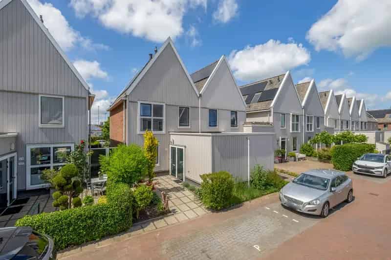 Huis te koop Wormer: 3 slaapkamers, aan het water, energielabel A+
