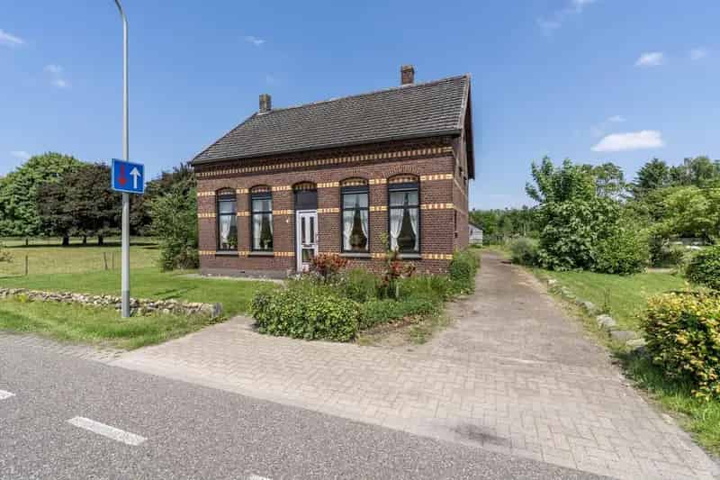 Huis Te Koop , 1, Oirloseweg, Oirlo, Limburg
