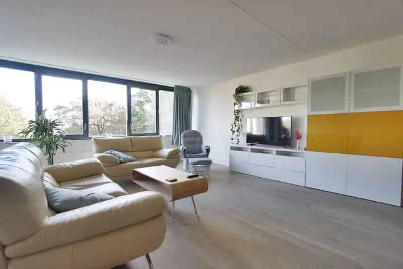 Ruim 2-kamer appartement 110m² te huur in De Linden