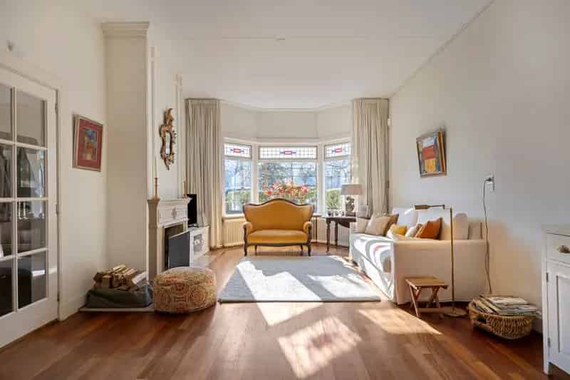 Huis te koop Oegstgeest: Ruime Jaren 20 woning 5 slaapkamers