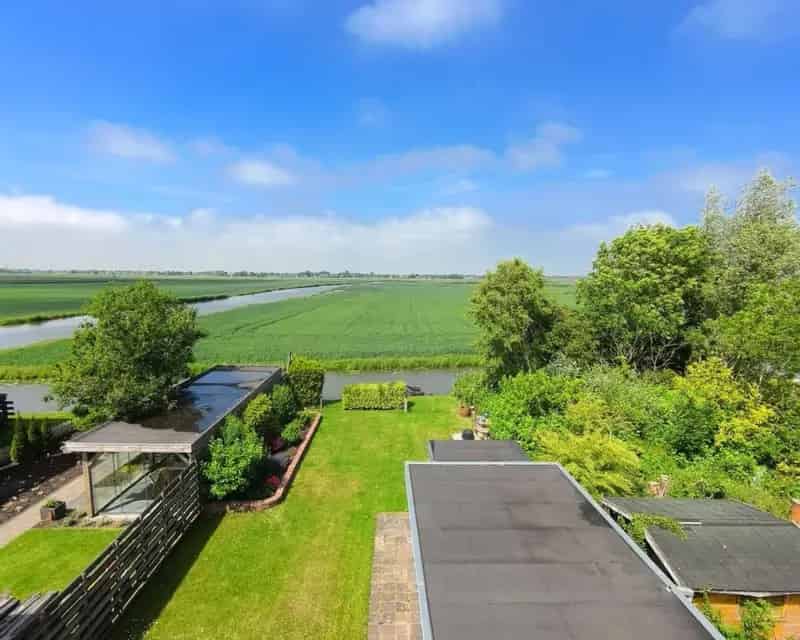 Vrijstaande woning aan vaarwater Berkhout gerenoveerd A-label