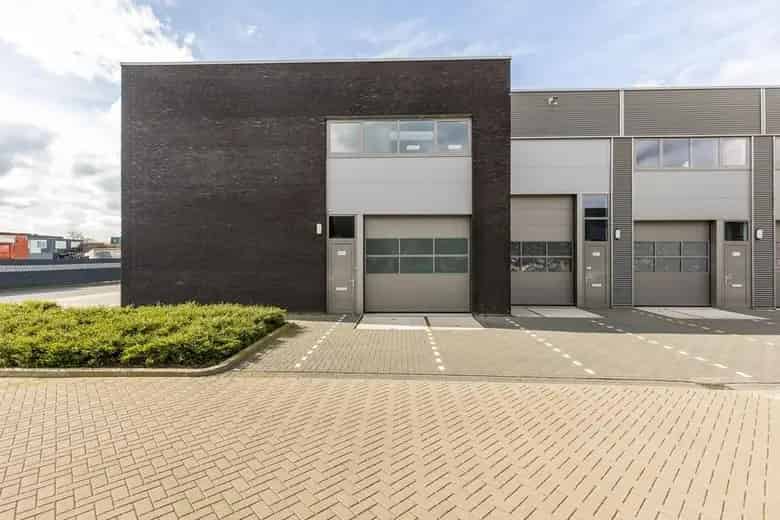 56m2 Bedrijfsruimte te Huur Bergschenhoek