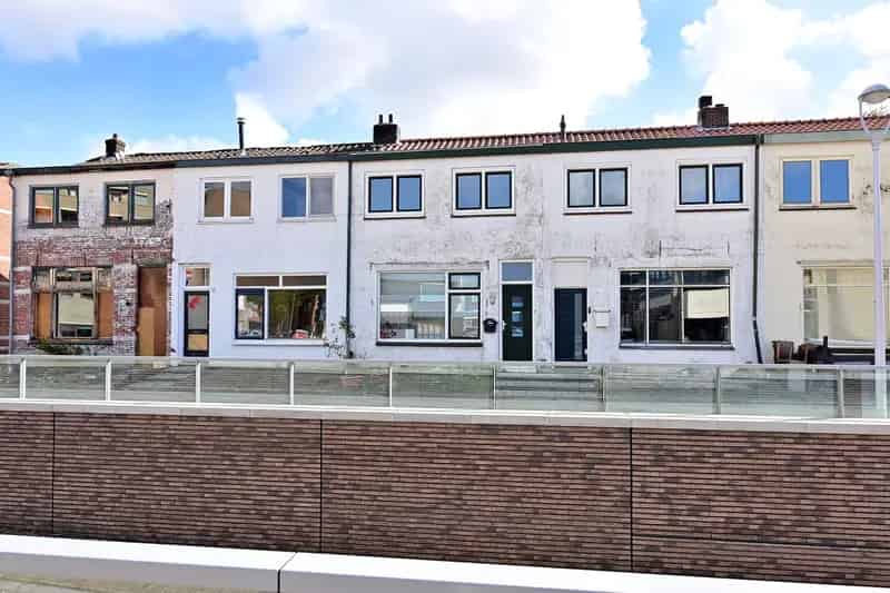 Huis te koop Hilversum Oosterengweg: Moderne middenwoning met tuin