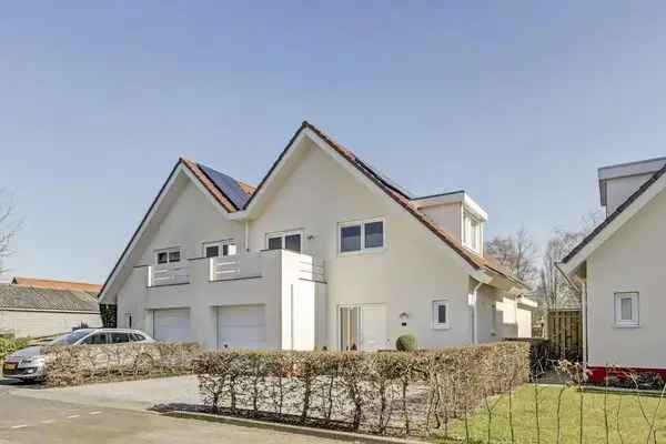 Royale halfvrijstaande woning te Ouwerkerk 189m2
