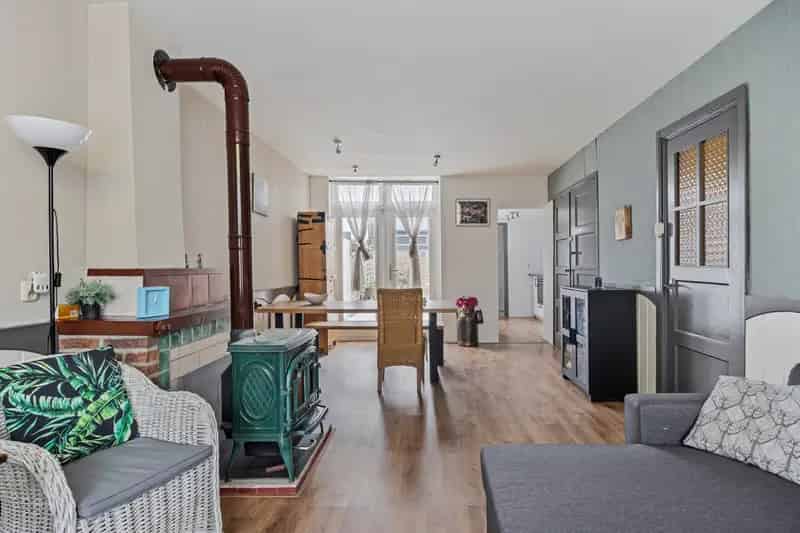 Tussenwoning 3 slaapkamers moderne keuken badkamer starters