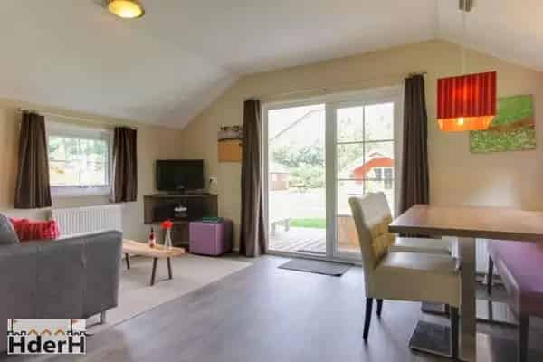 Blokhut te Huur nabij Otterlo - 2 Slaapkamers, Veranda en Riante Tuin