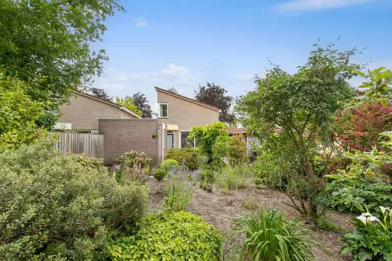 Huis te koop Rijsbergen:  Levensloopbestendig met garage en tuin