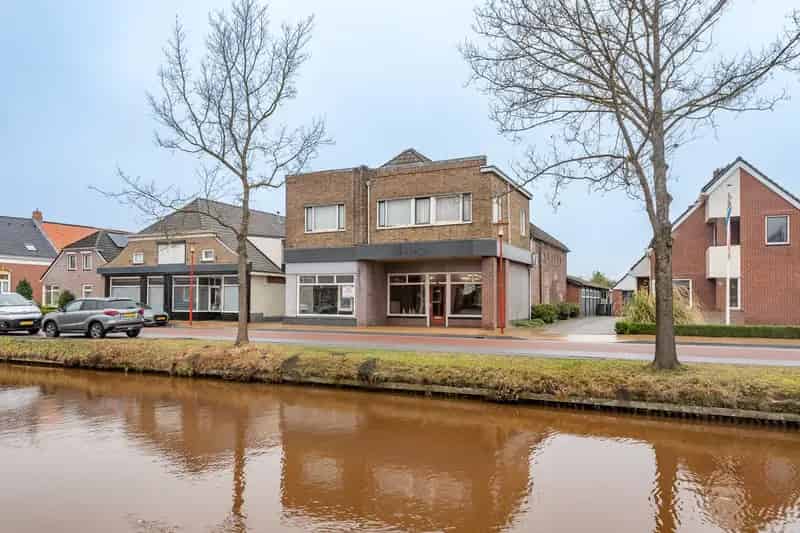 Woon Winkelpand Nieuwe Pekela 240m² 8 Zonnepanelen
