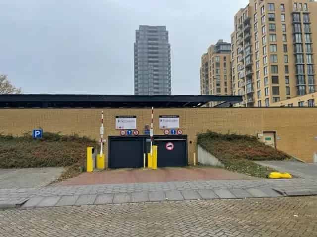 Parkeerplaats te koop Rijswijk  Afgesloten garage Elektrisch laden