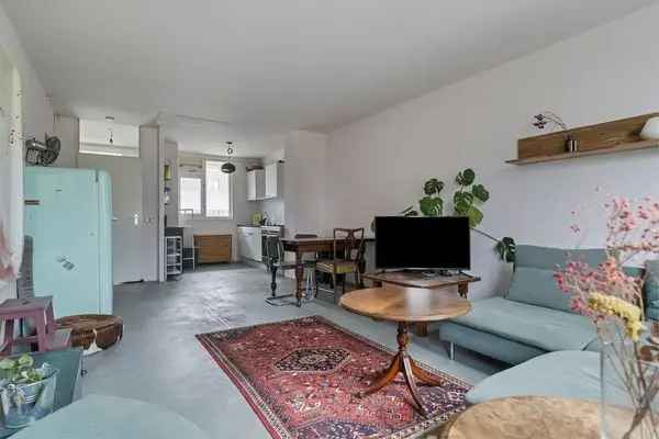 Ruim 2-kamerappartement Holendrecht met balkon en berging