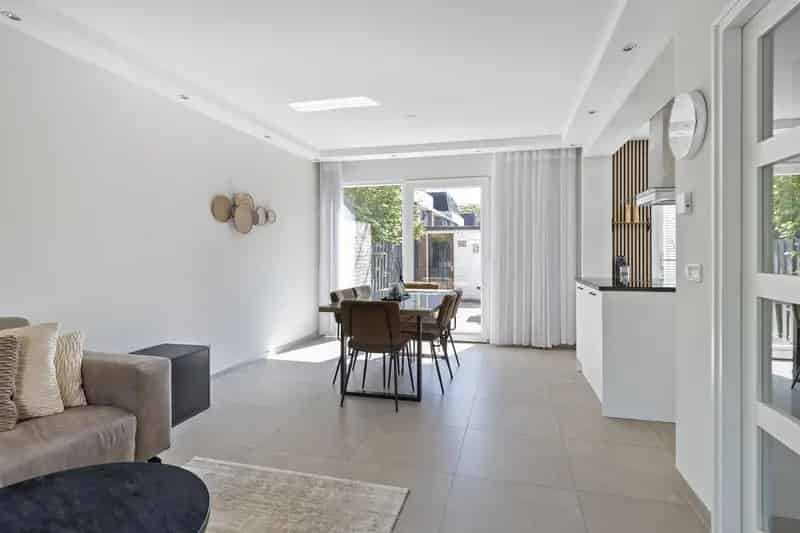 Ruime Hoekwoning 4 Slaapkamers Zaandam
