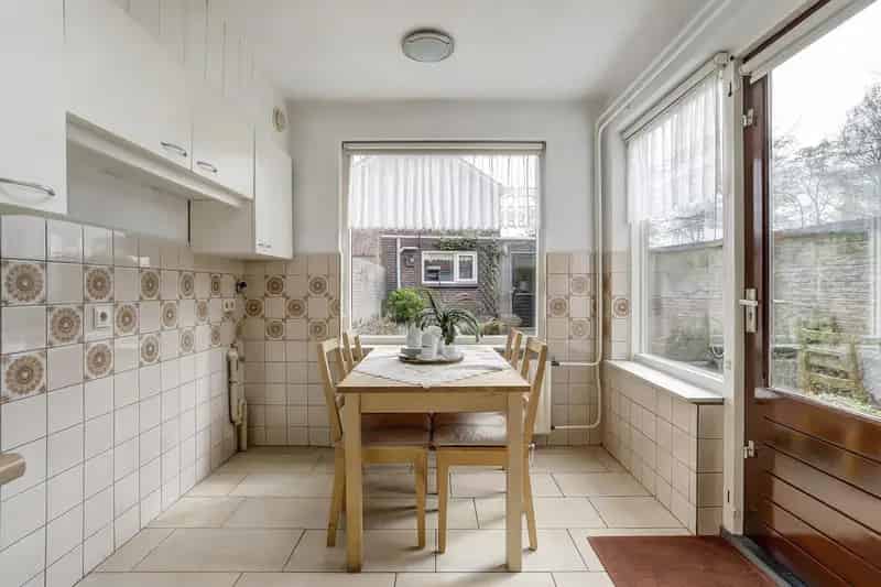 4 Slaapkamers Eindwoning Waalwijk Garage Tuin