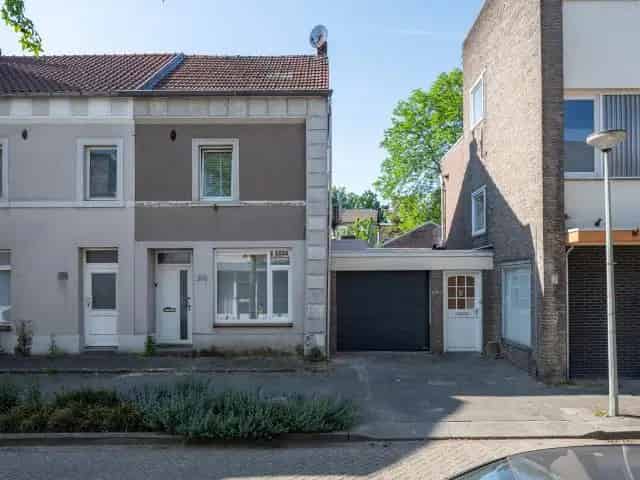 Te Koop: Charmante starterswoning Hoensbroek