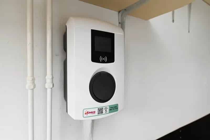 Ruime Drive-in woning met garage en zonnige tuin