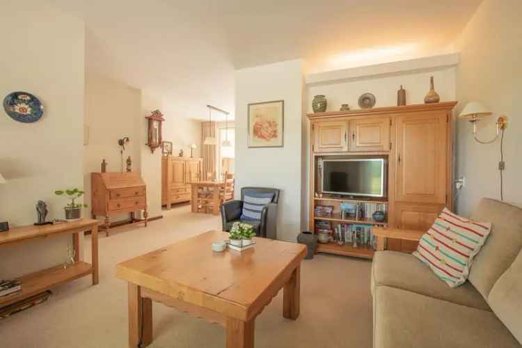Te Koop: Ruime Twee Onder Een Kapwoning in Stein