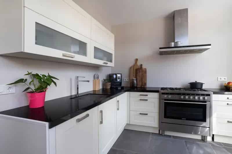 Ruime 4 Slaapkamers Eengezinswoning Garage Carport Dorestadplantsoen