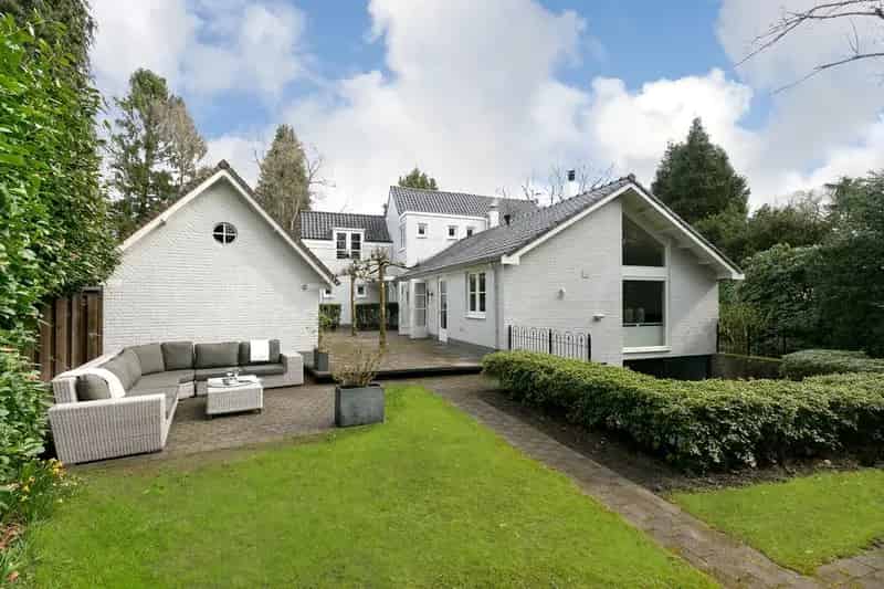 Huis te koop Laren NH 345m2 villa met zwembad