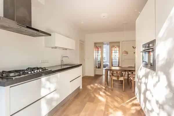 Amsterdam Stadionbuurt Appartement 67m2 2 slaapkamers Balkon