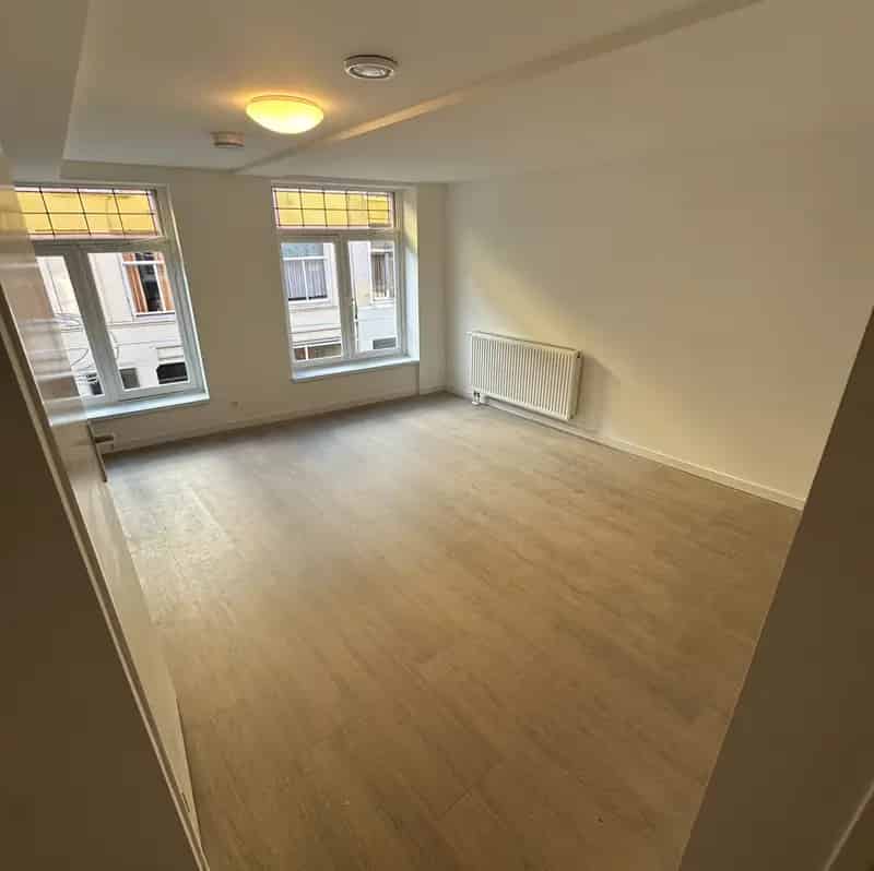 Studio te Huur - Instapklaar in Gerenoveerd Pand