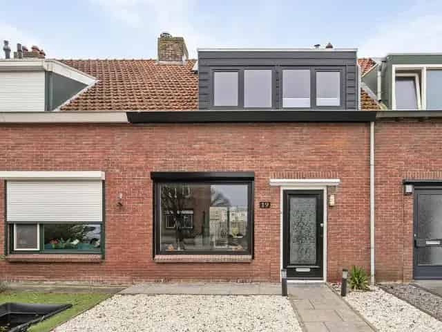 Moderne Tussenwoning Hoek 3 slaapkamers Instapklaar